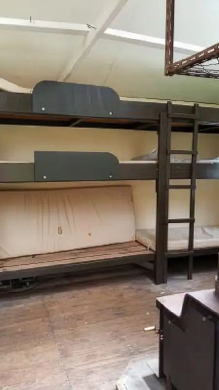 The trick middle bunks in Moerangi Hut