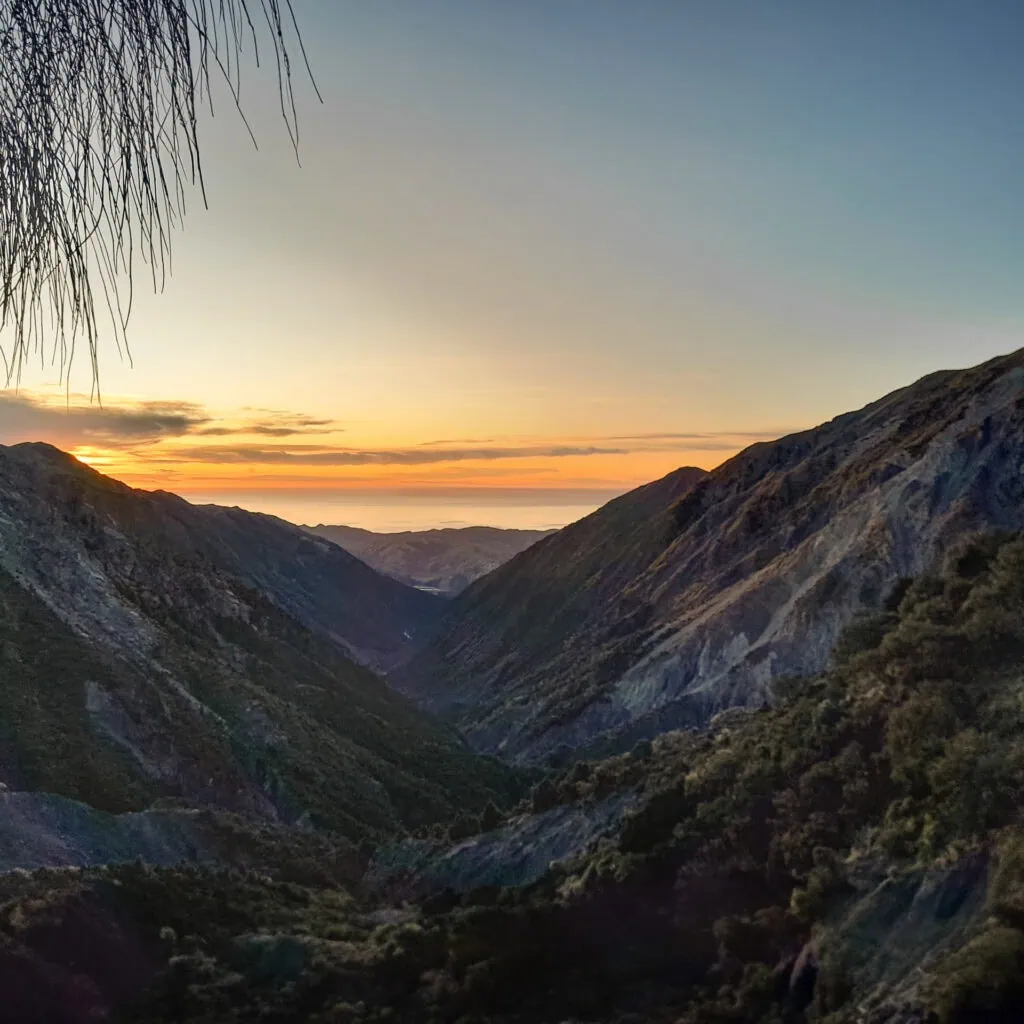 Sunrise at George Saddle, Seaward Kaikōura Range, Ka Whata Tu o Rakihouia Clarence